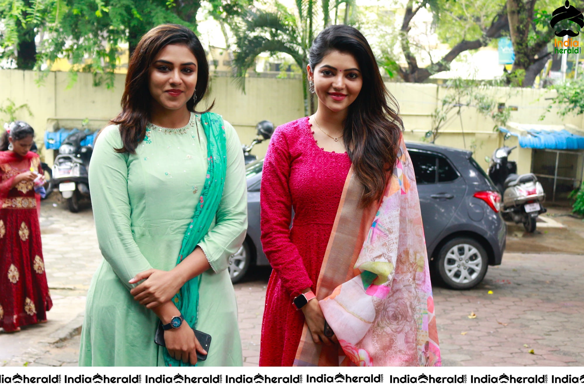 Actresses Indhuja and Athulya Celebrated Diwali with Kids