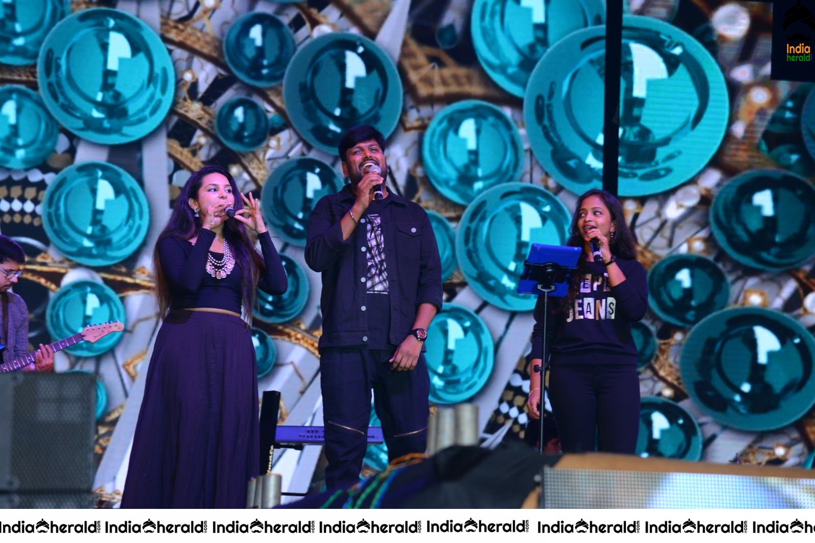 Ala Vaikuntapuramlo Movie Success Celebrations Photos Set 5