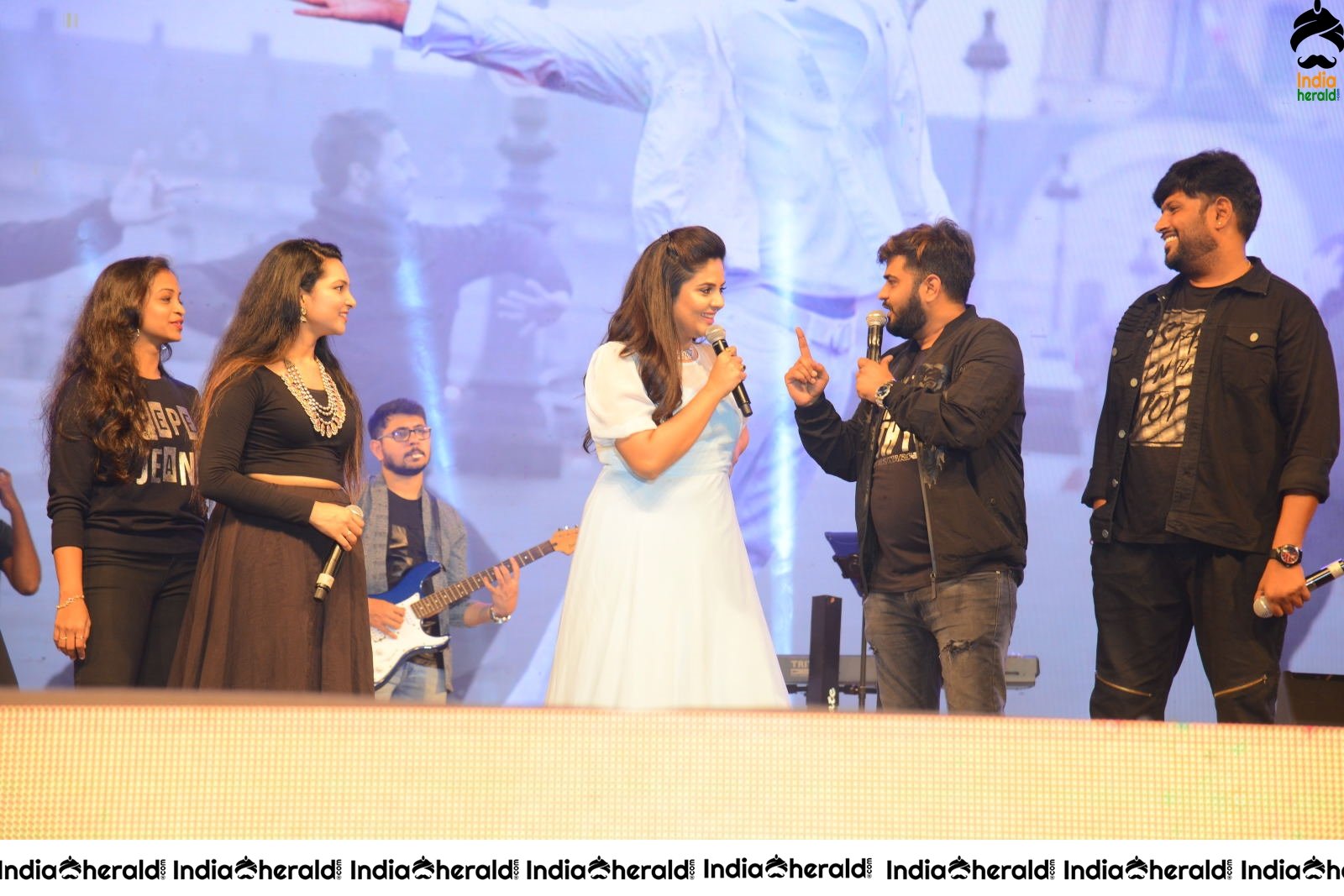 Ala Vaikuntapuramlo Movie Success Celebrations Photos Set 5