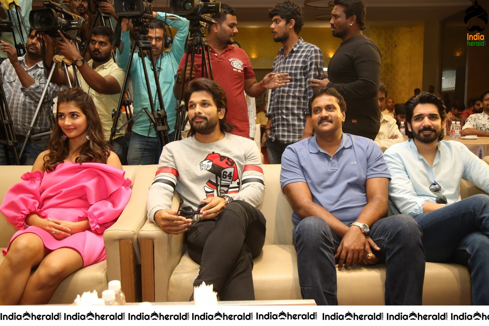 Ala Vaikunthapurramloo Movie Success Meet Set 4