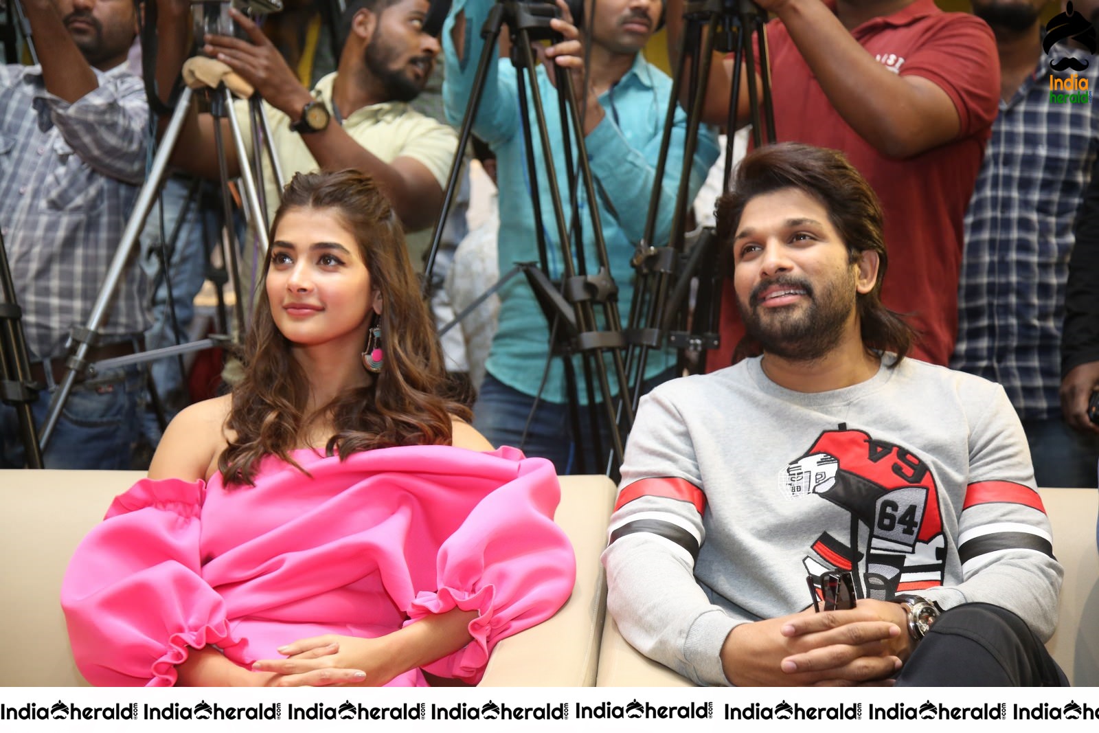 Ala Vaikunthapurramloo Movie Success Meet Set 4