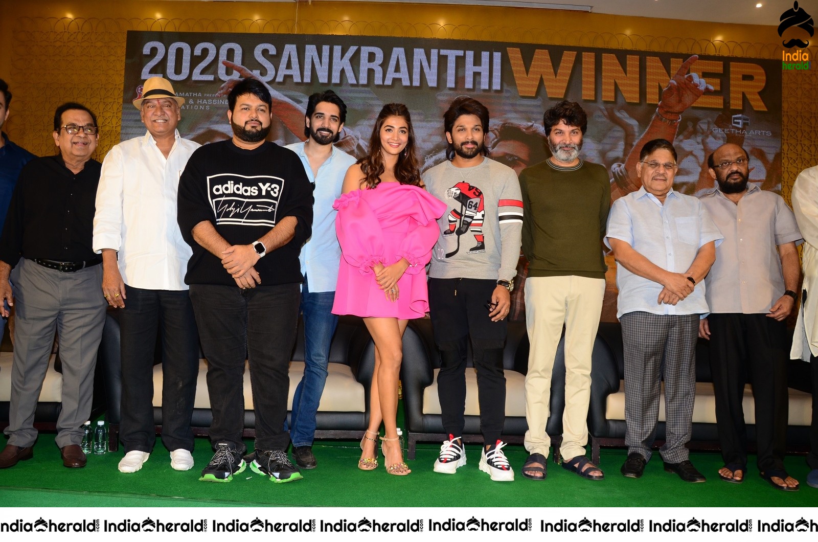 Ala Vaikunthapurramuloo Thanks Meet Group Pics