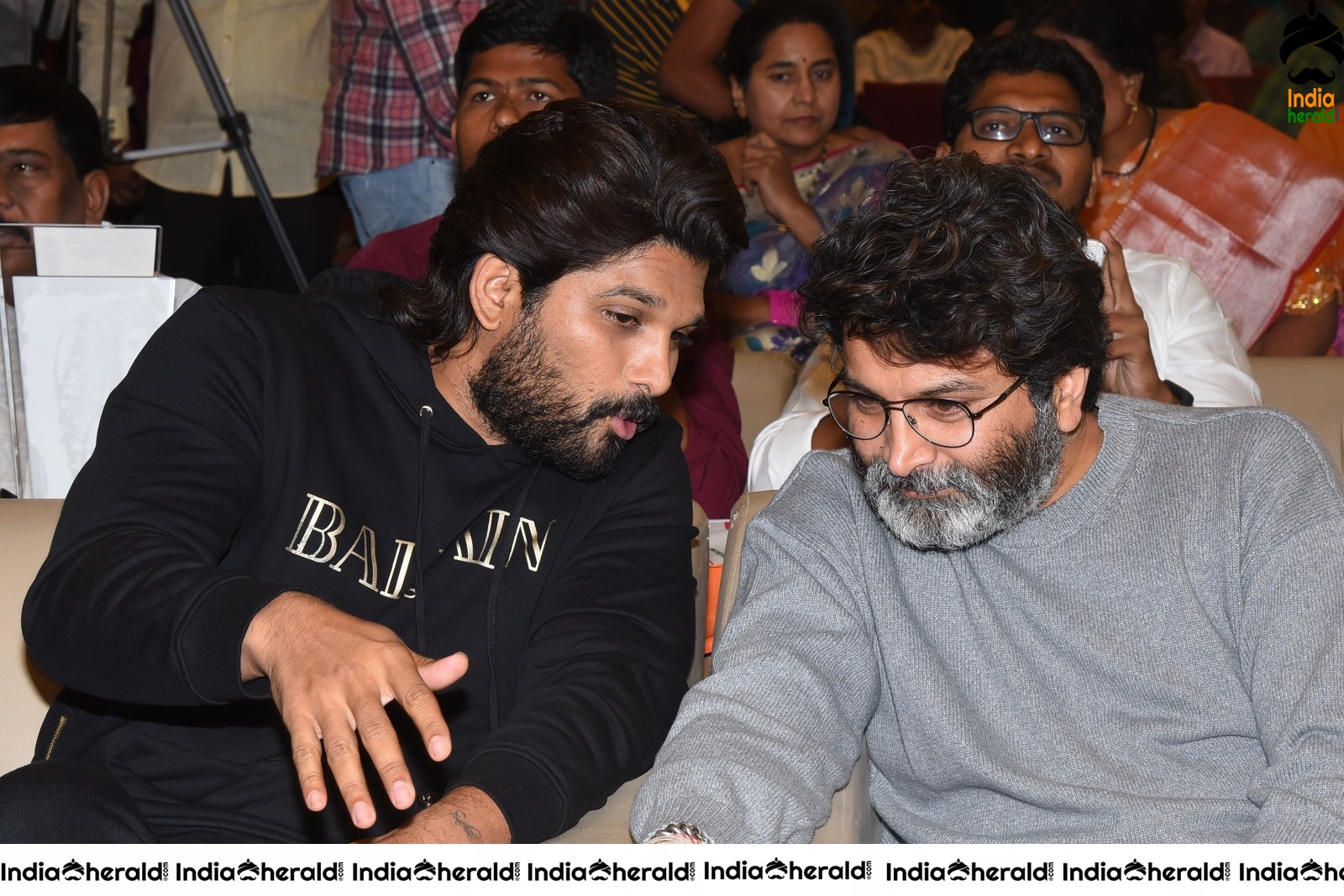 Ala Vailkunthapurramuloo Movie Thanks Meet Set 3