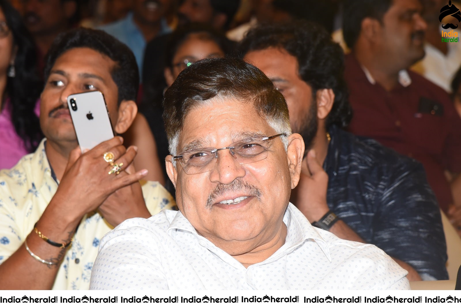 Ala Vailkunthapurramuloo Movie Thanks Meet Set 3