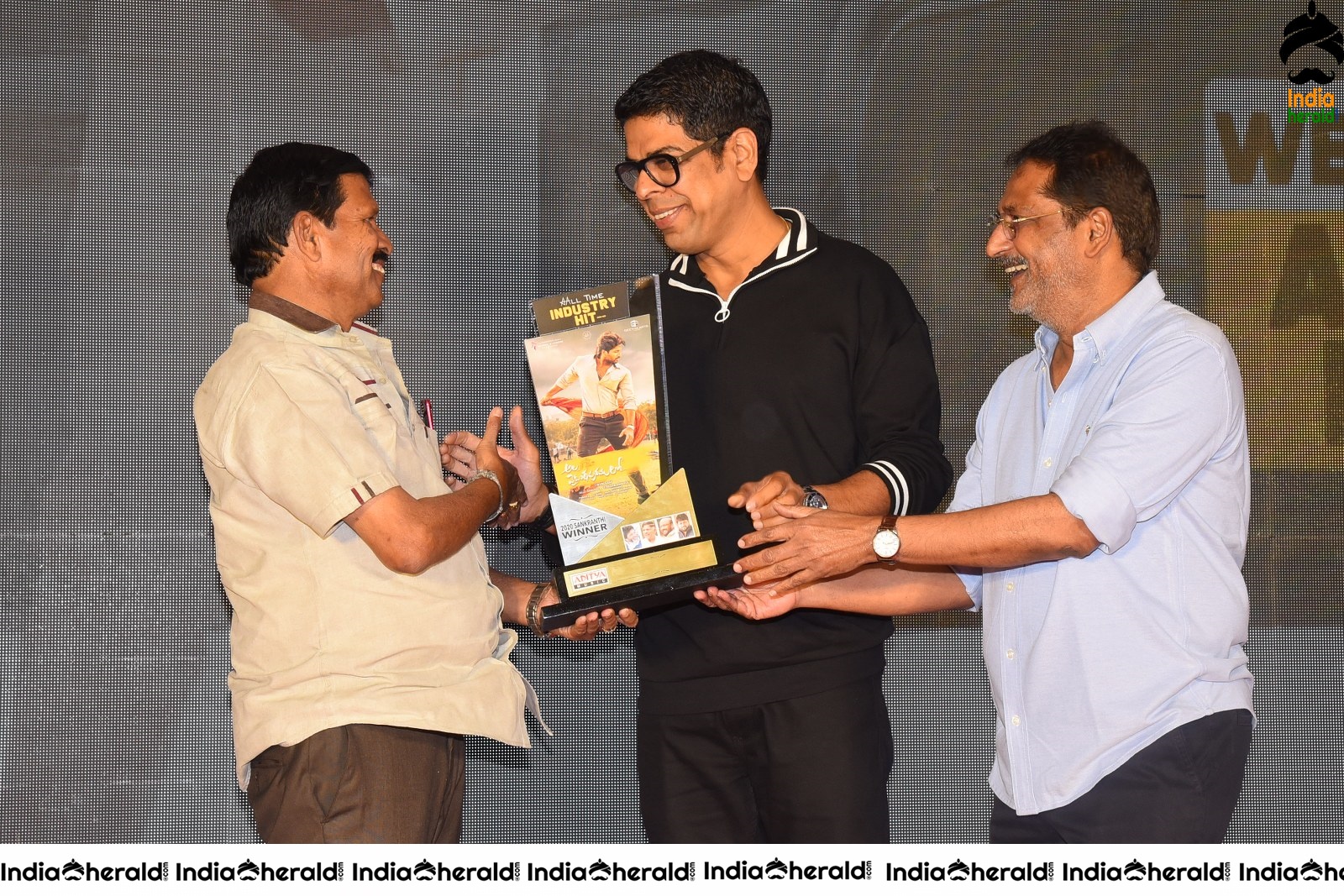 Ala Vailkunthapurramuloo Movie Thanks Meet Set 4