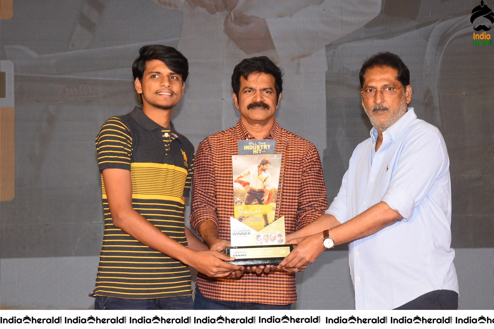 Ala Vailkunthapurramuloo Movie Thanks Meet Set 4