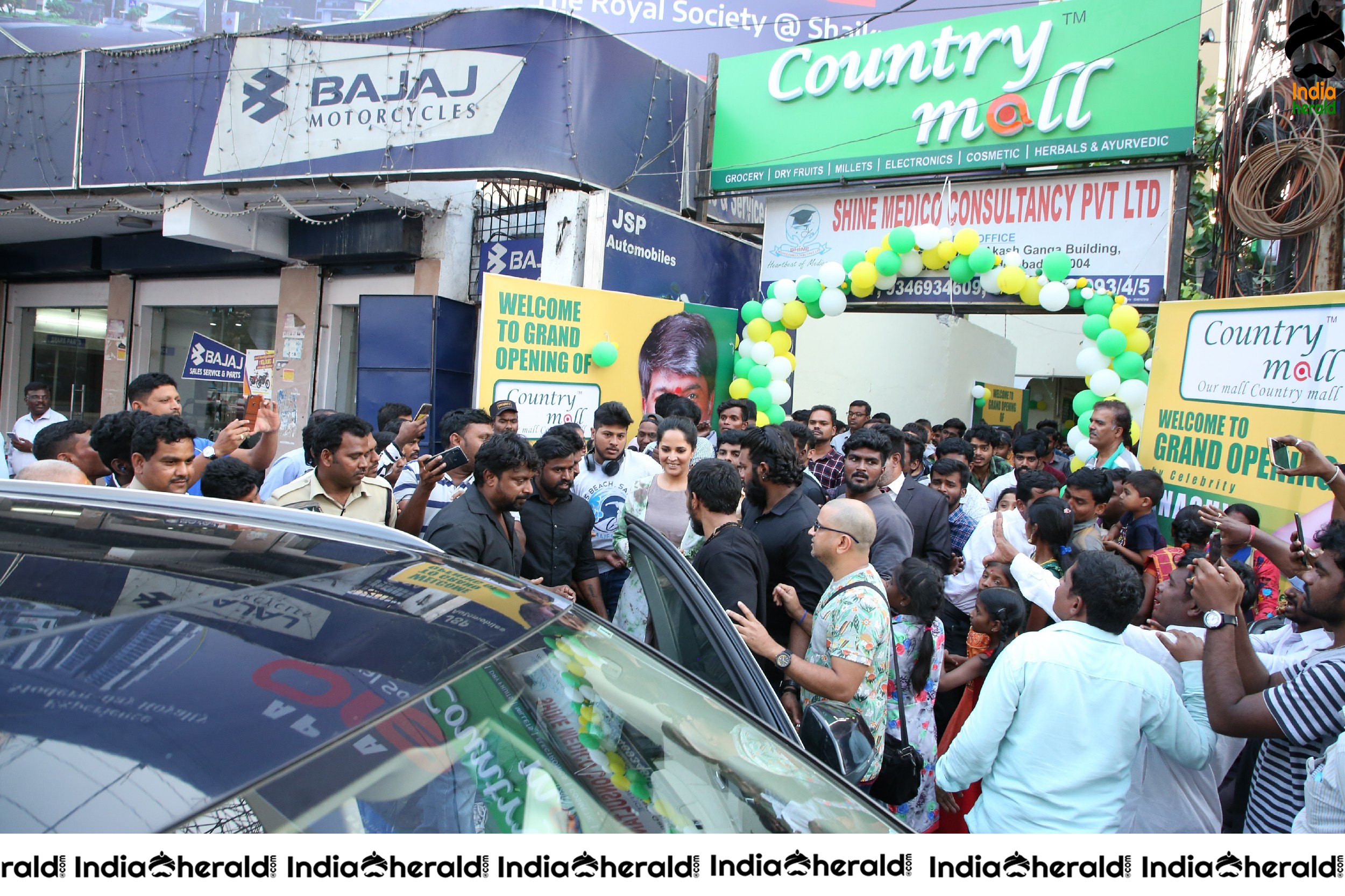 Anasuya launches Country Mall Retail store at Khairtabad Set 2