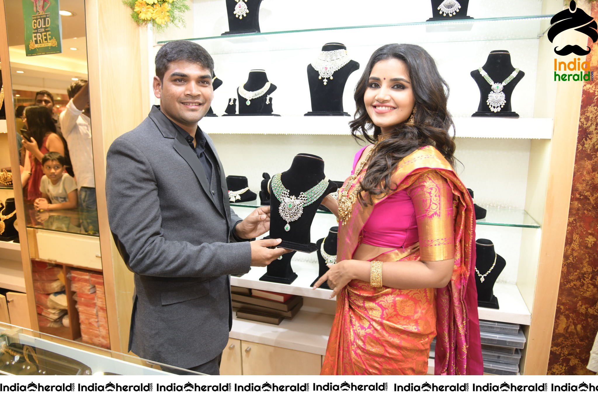 Anutex Shopping Mall Grand Festival Prizes And Collection Launched By Actress Anupama Parameswaran Set 1