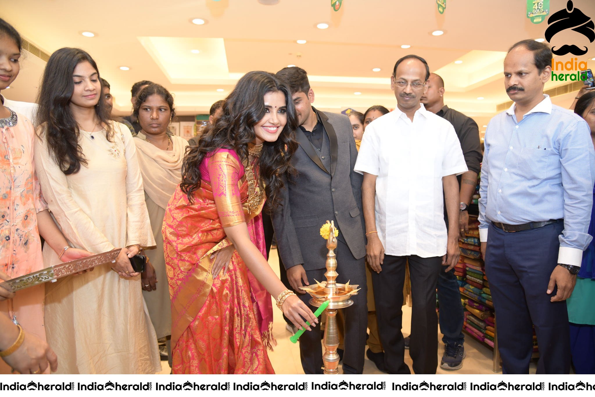 Anutex Shopping Mall Grand Festival Prizes And Collection Launched By Actress Anupama Parameswaran Set 1