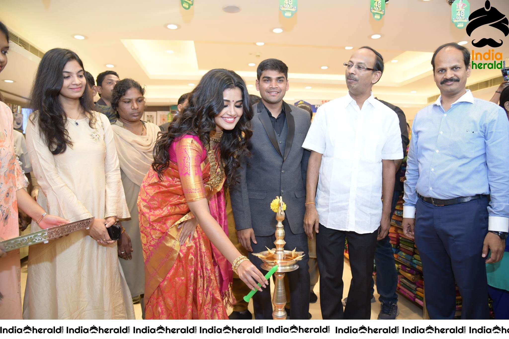 Anutex Shopping Mall Grand Festival Prizes And Collection Launched By Actress Anupama Parameswaran Set 1
