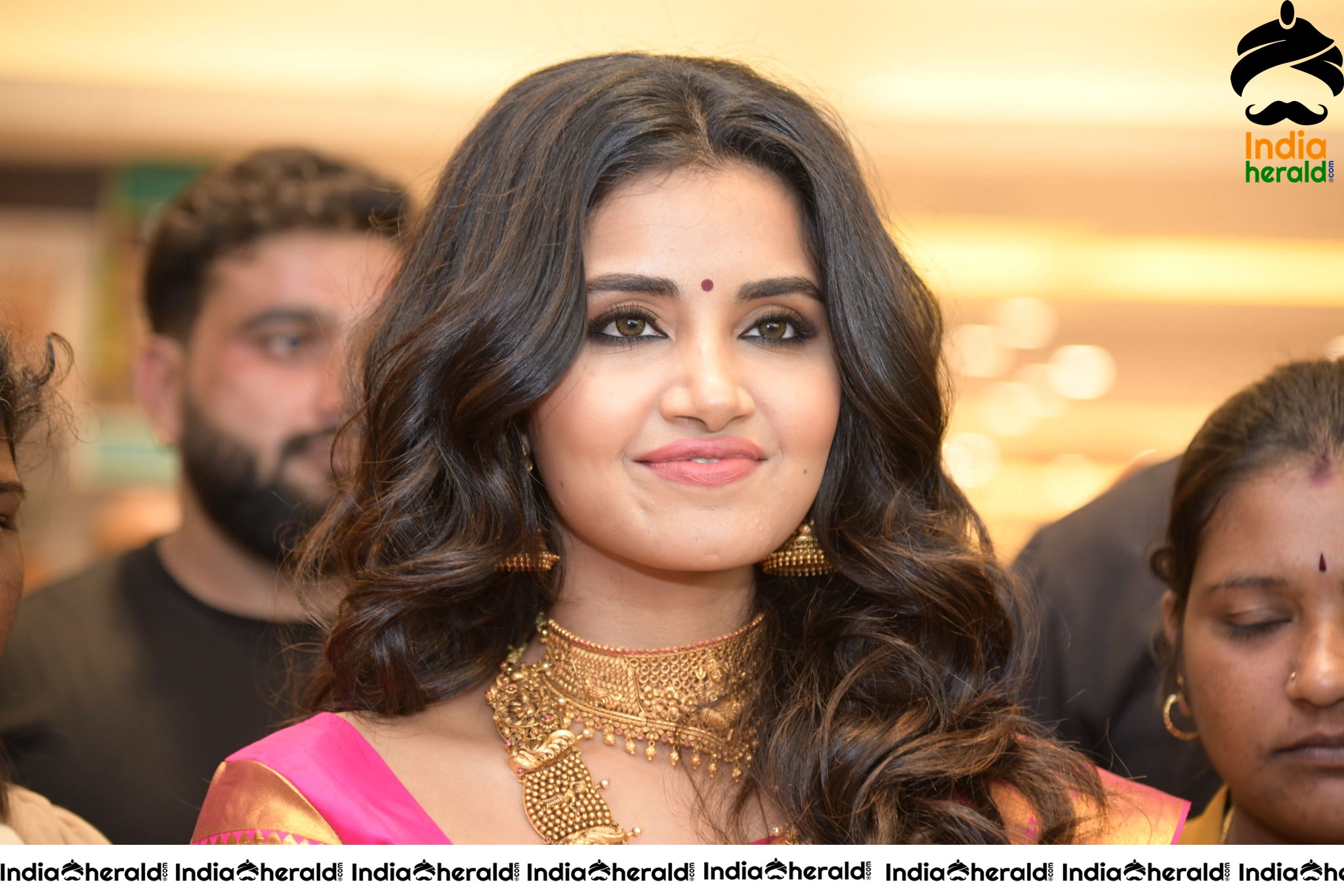 Anutex Shopping Mall Grand Festival Prizes And Collection Launched By Actress Anupama Parameswaran Set 1