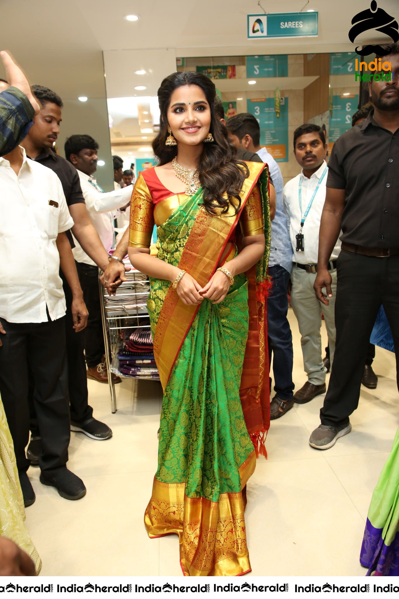 Anutex Shopping Mall Grand Festival Prizes And Collection Launched By Actress Anupama Parameswaran Set 5