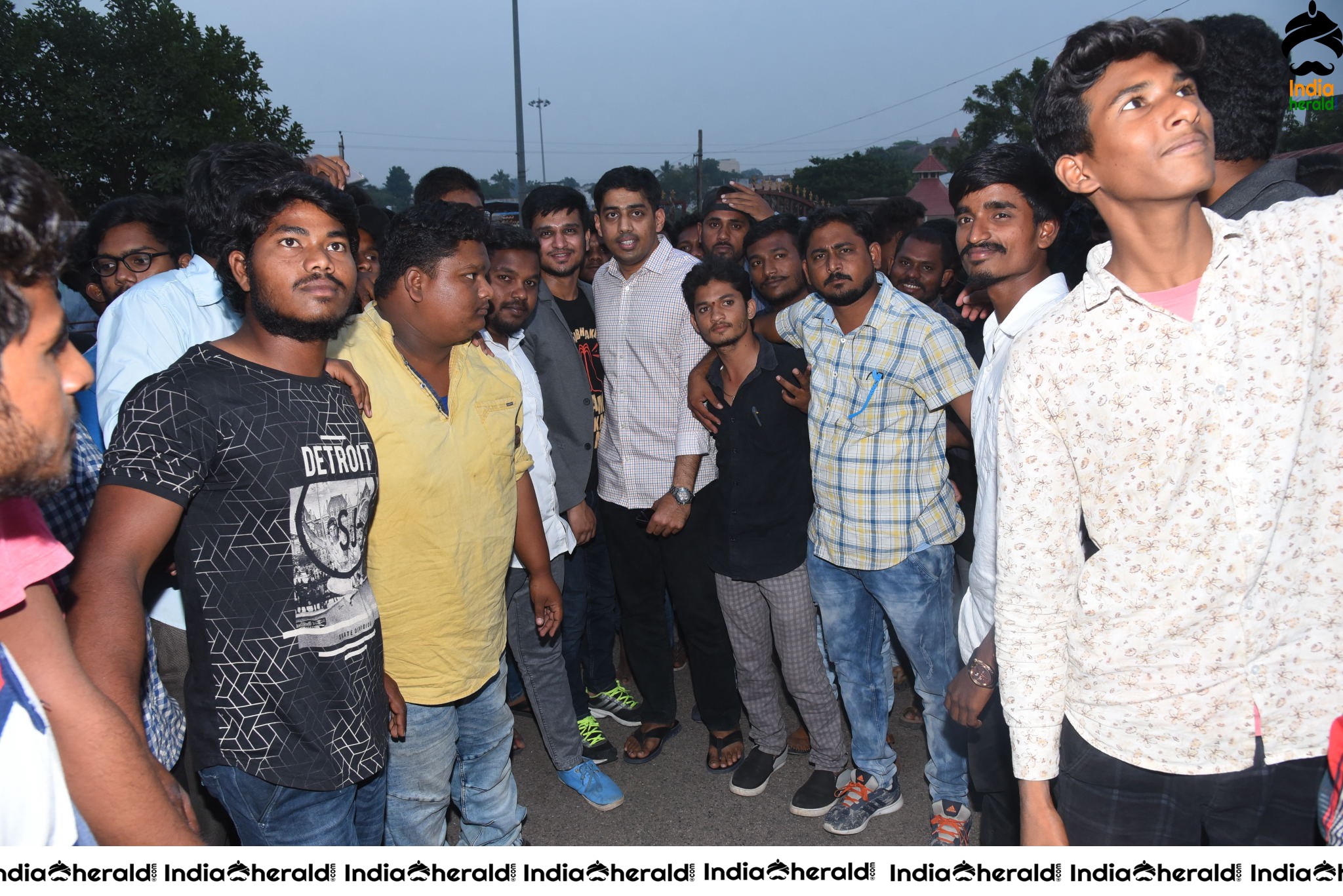 Arjun Suravaram Tour at Bhadrakali temple Warangal Set 2