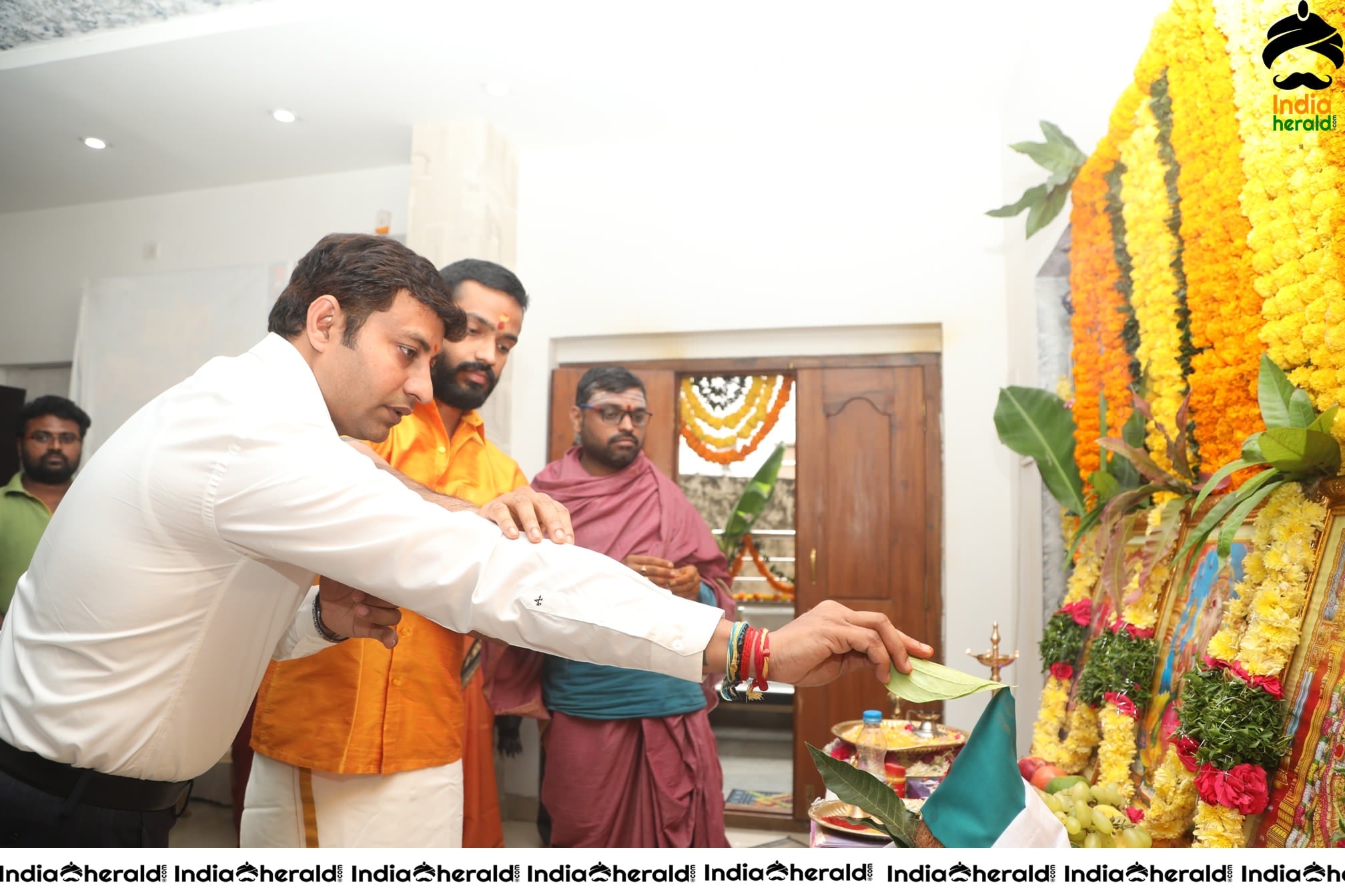 Batala Ramaswamy Biopic Pooja Set 1