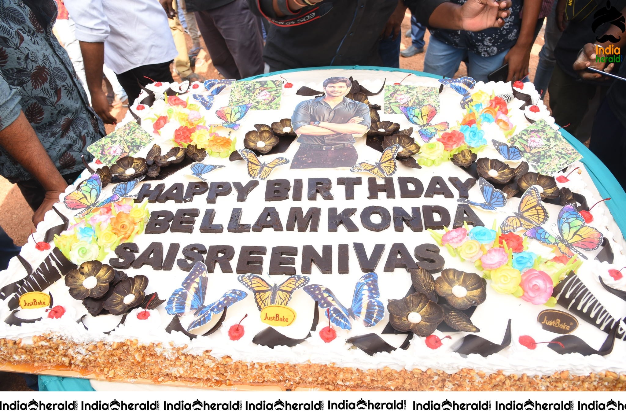 Bellamkonda Sai Sreenivas Birthday Celebrations in the Sets of BSS8 Set 3