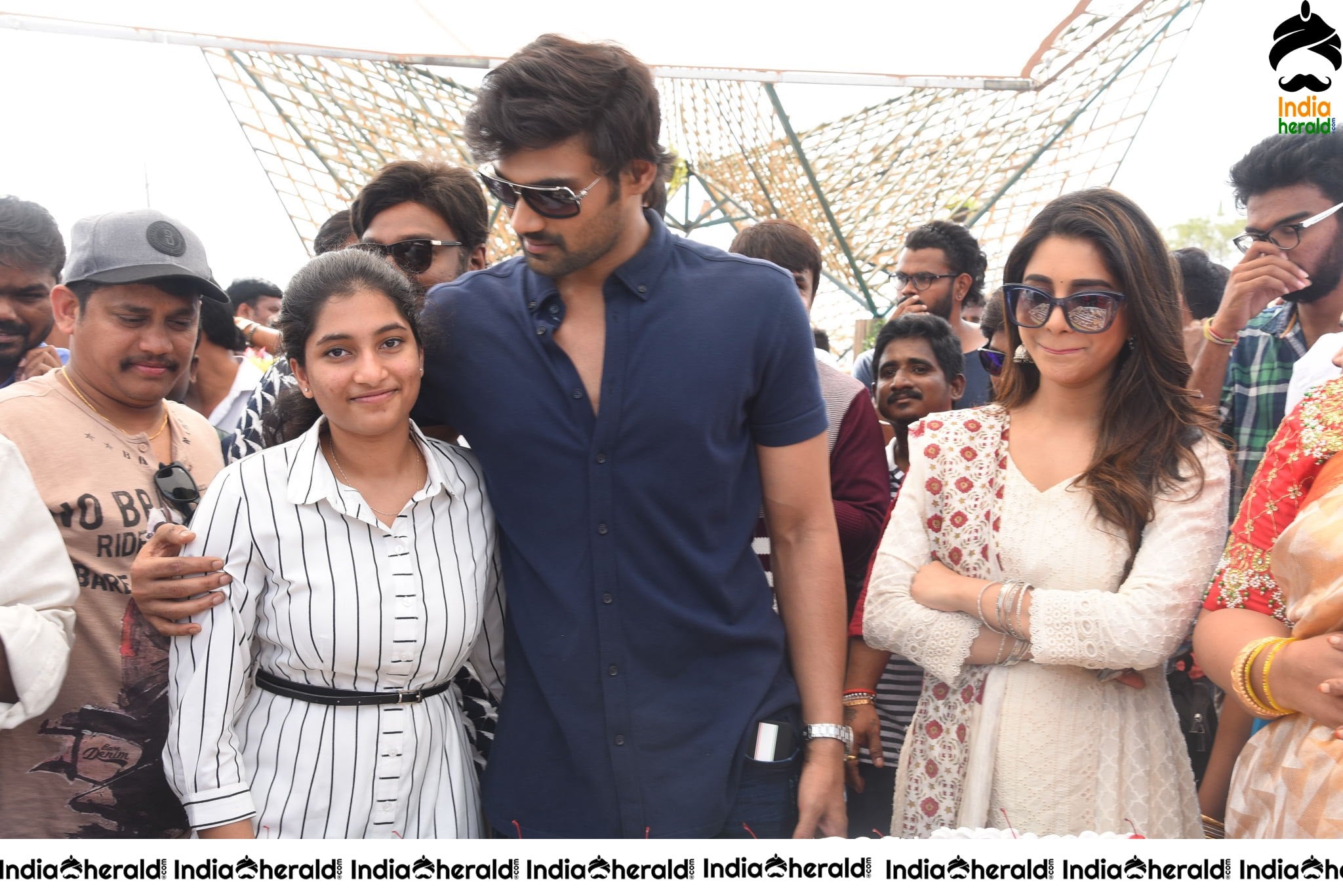 Bellamkonda Sai Sreenivas Birthday Celebrations in the Sets of BSS8 Set 3