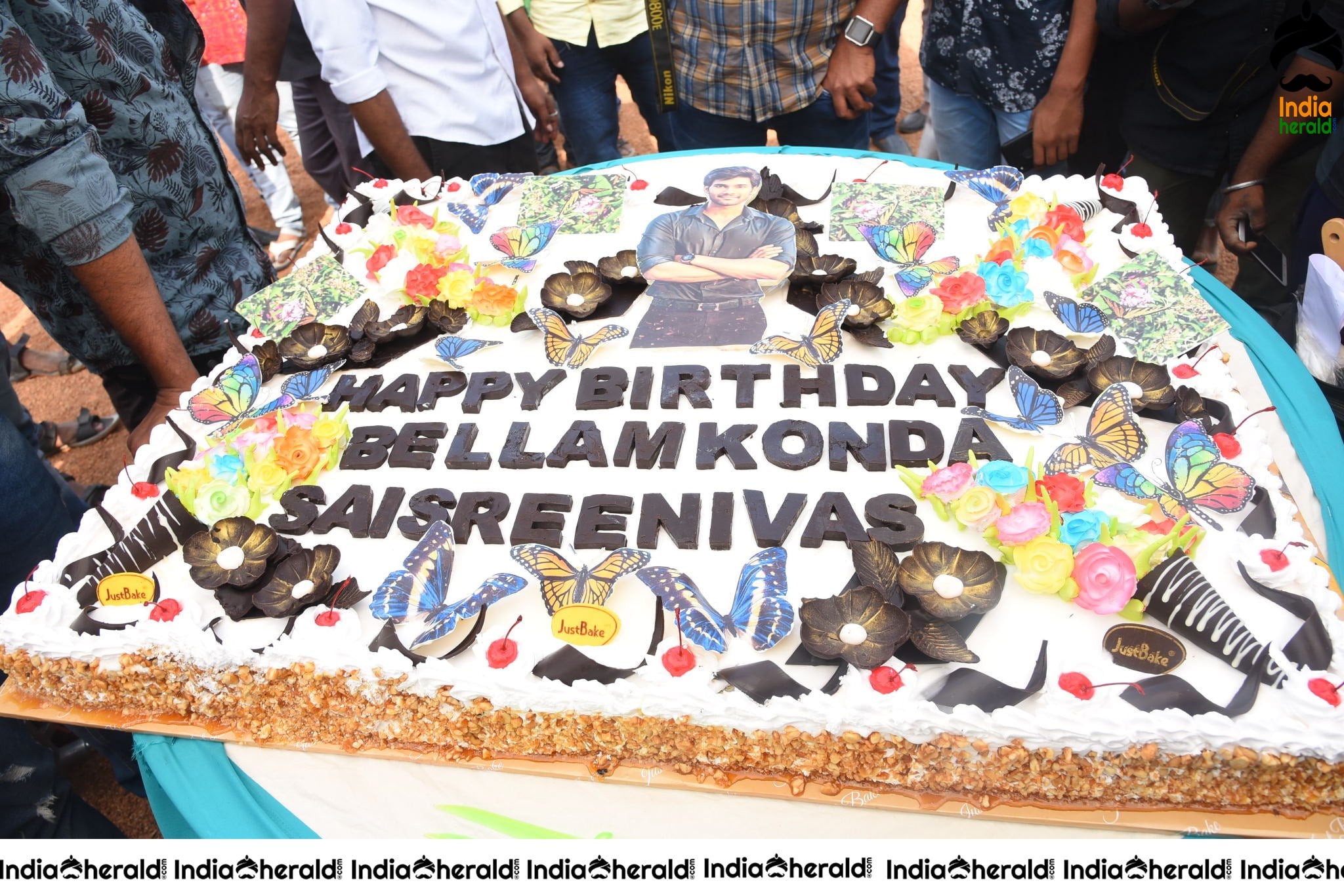 Bellamkonda Sai Sreenivas Birthday Celebrations in the Sets of BSS8 Set 3