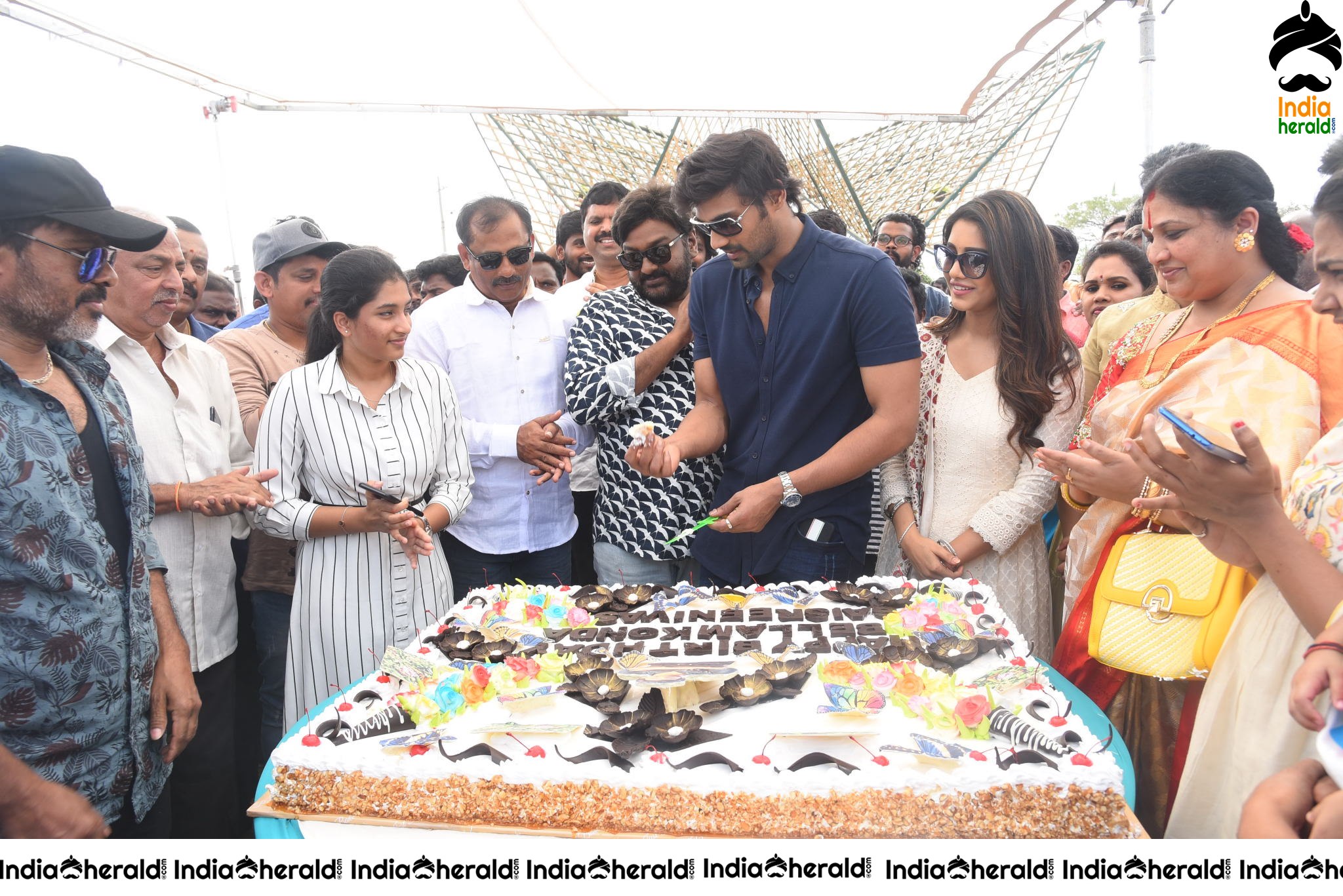 Bellamkonda Sai Sreenivas Birthday Celebrations in the Sets of BSS8 Set 4