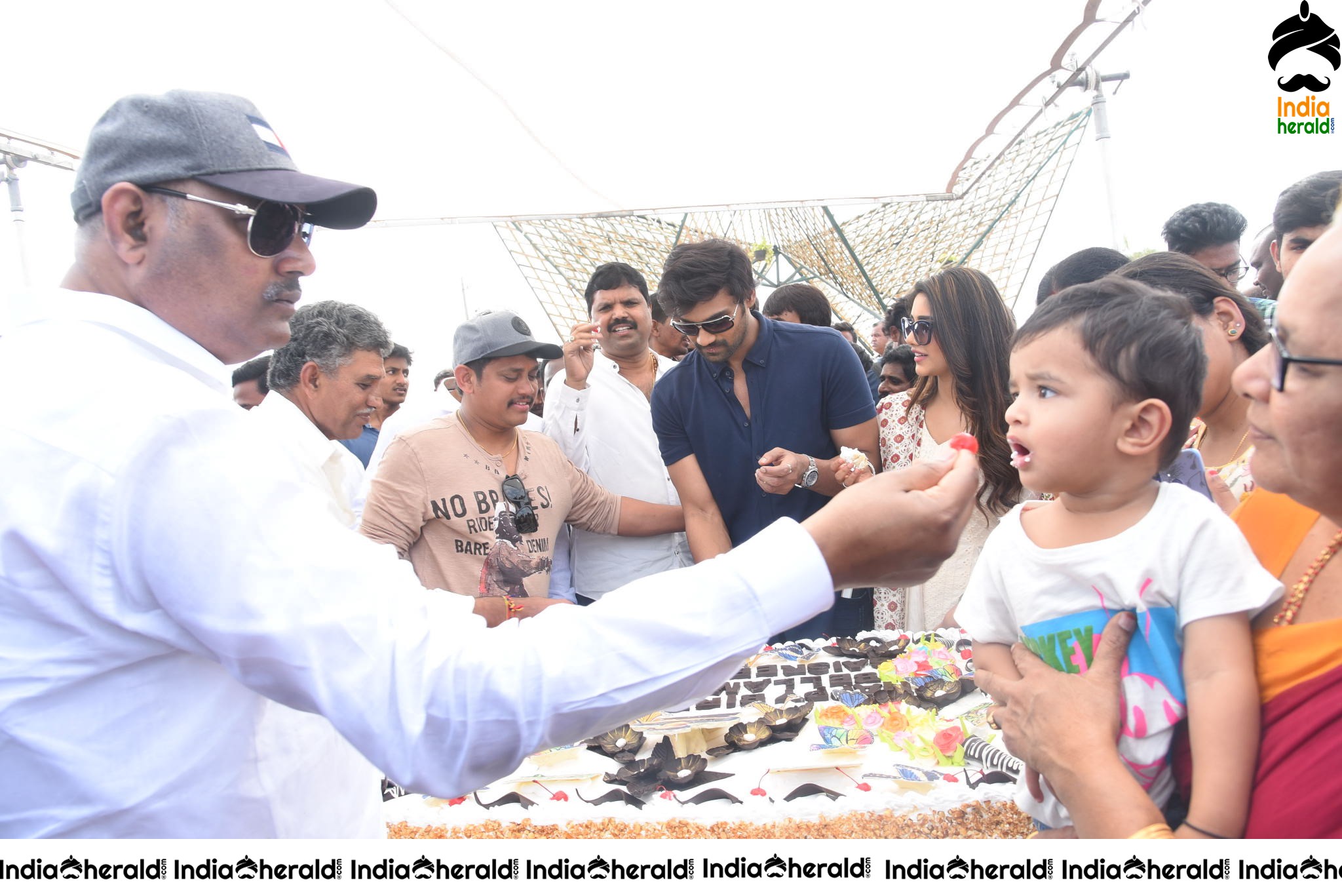 Bellamkonda Sai Sreenivas Birthday Celebrations in the Sets of BSS8 Set 4
