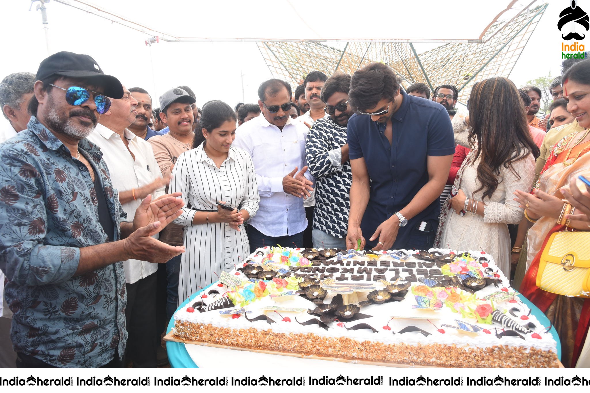 Bellamkonda Sai Sreenivas Birthday Celebrations in the Sets of BSS8 Set 4
