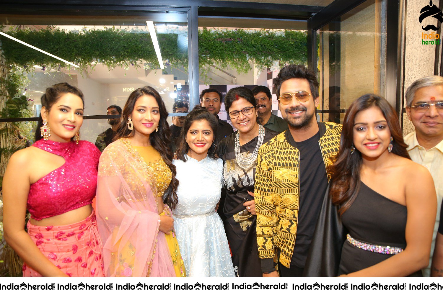 Bigg Boss celebs at Salon Hair Crush launch Set 4