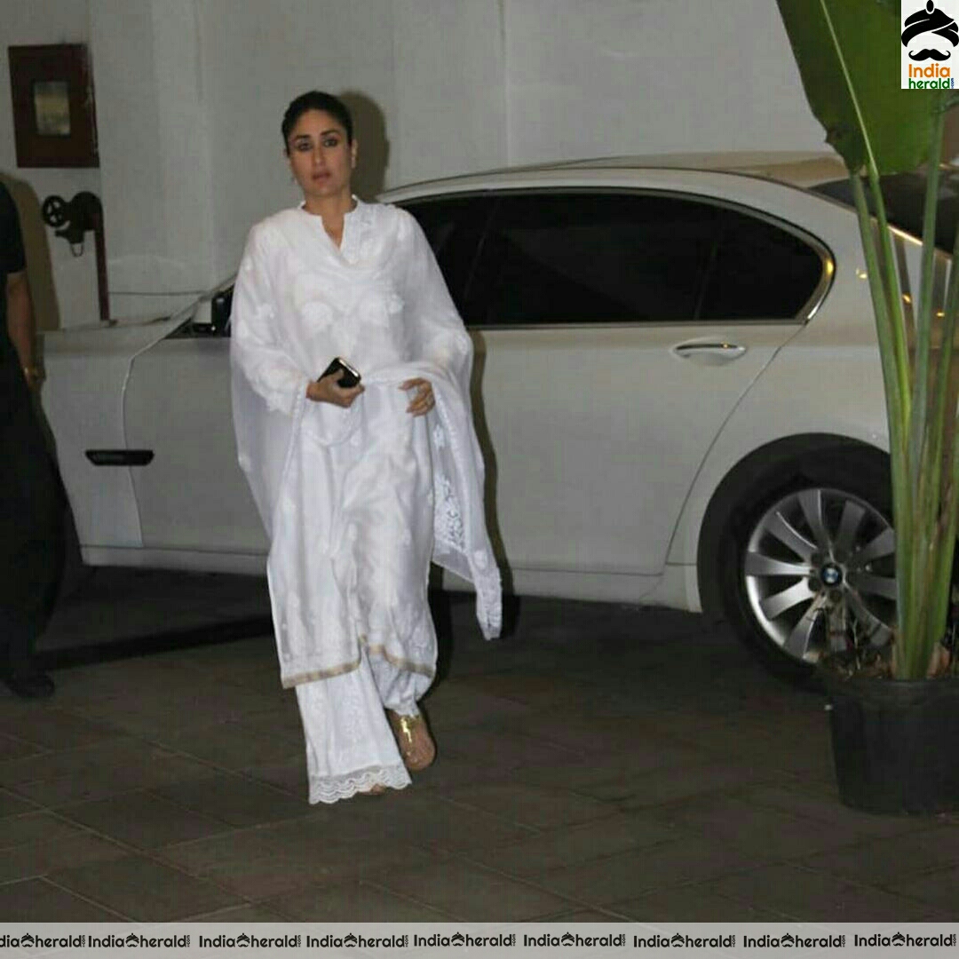 Bollywood Celebs Visit Manish Malhotra House To Offer Condolences to His Late Father set 1