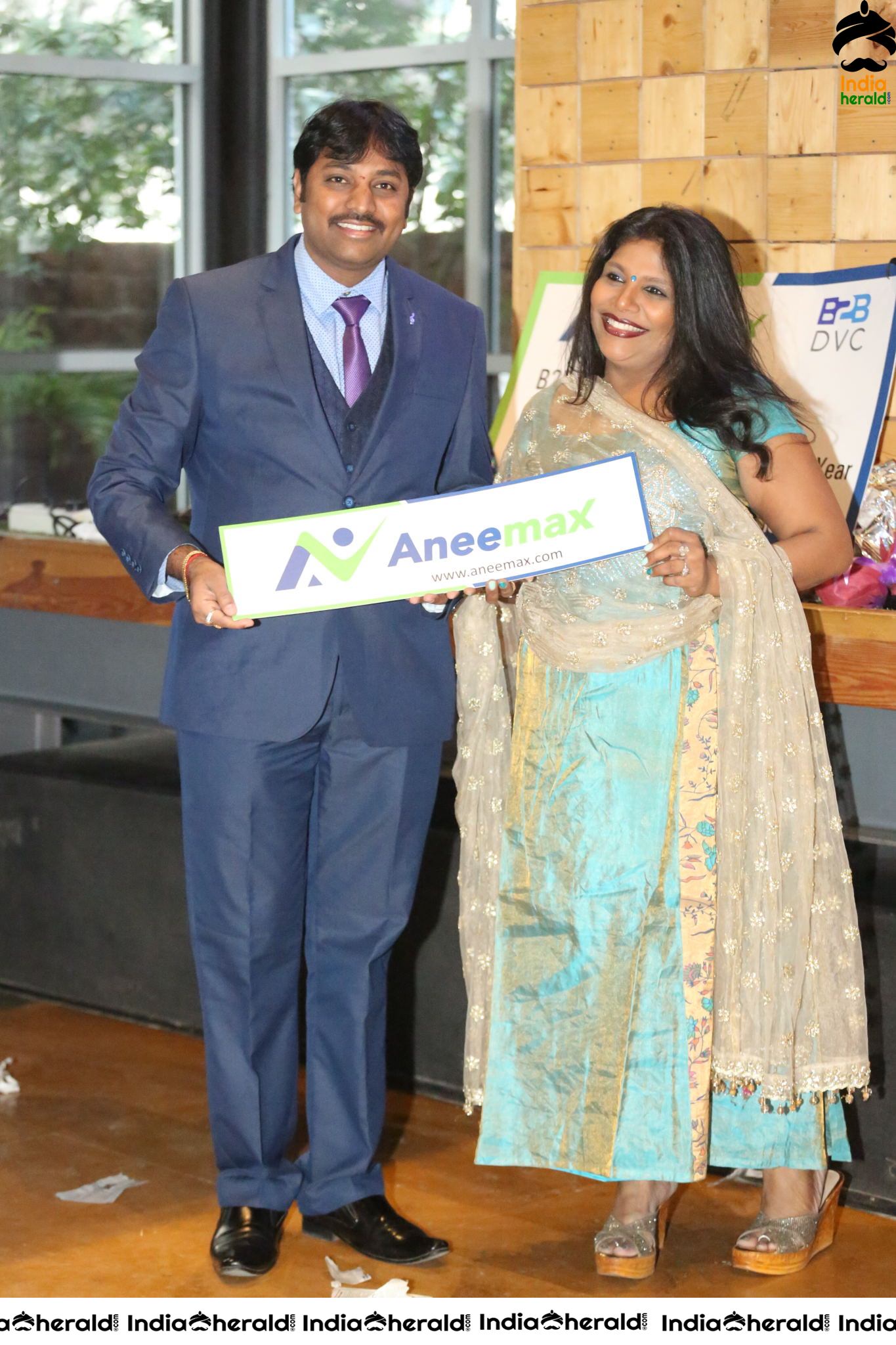 Boolywood Actress Juhee Khan Grand Launched Aneemax Digital Business Card Set 2