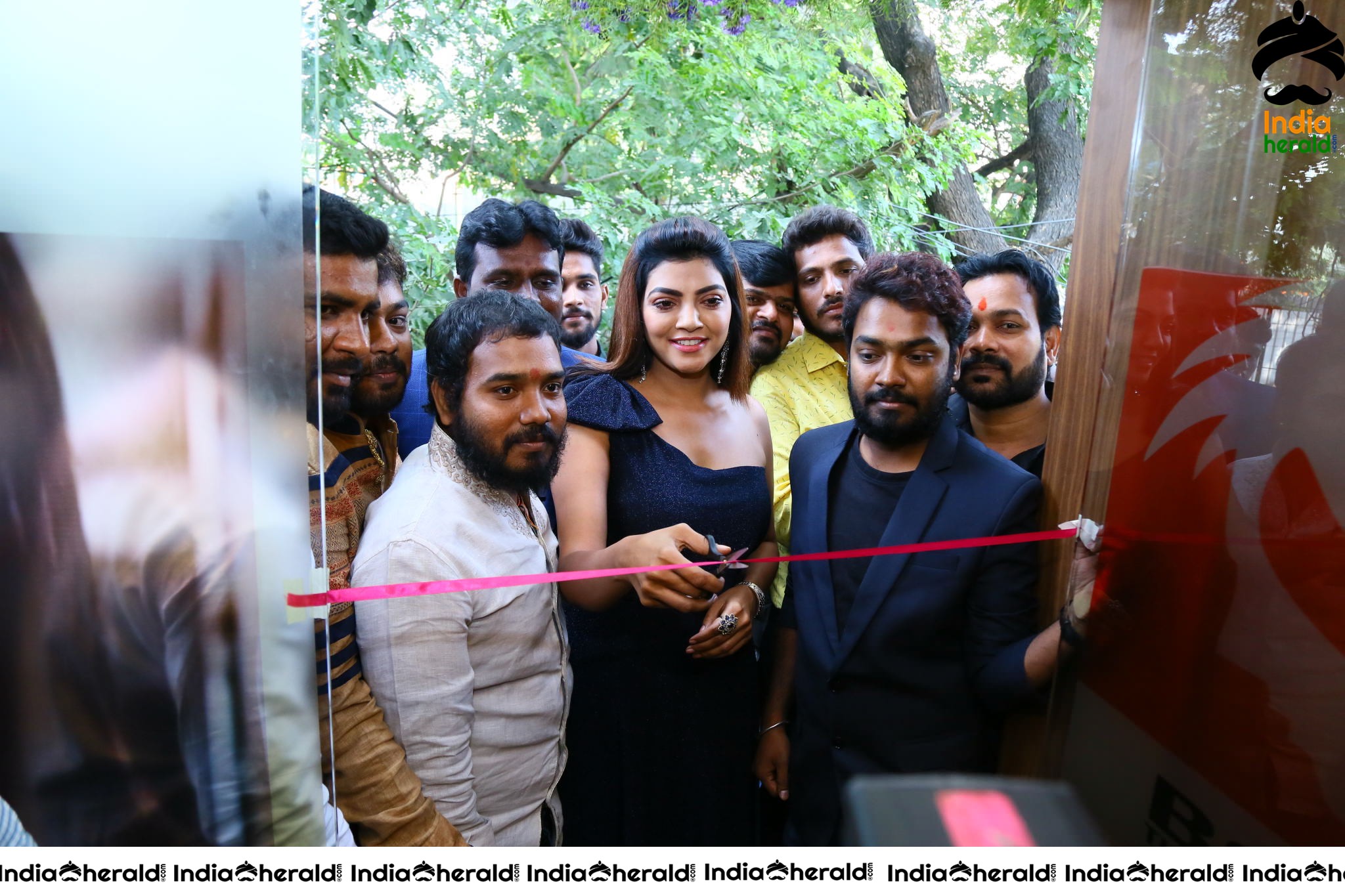 Boss Hair and Beauty Salon Launched At FilmNagar by Actress Lahari Set 1