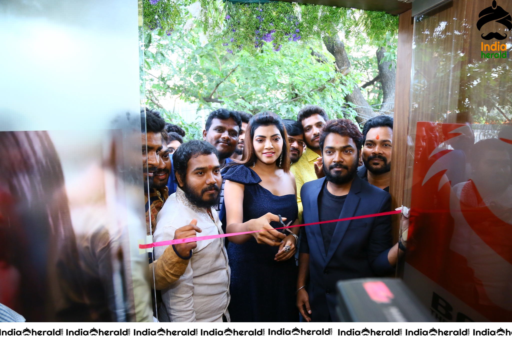 Boss Hair and Beauty Salon Launched At FilmNagar by Actress Lahari Set 1