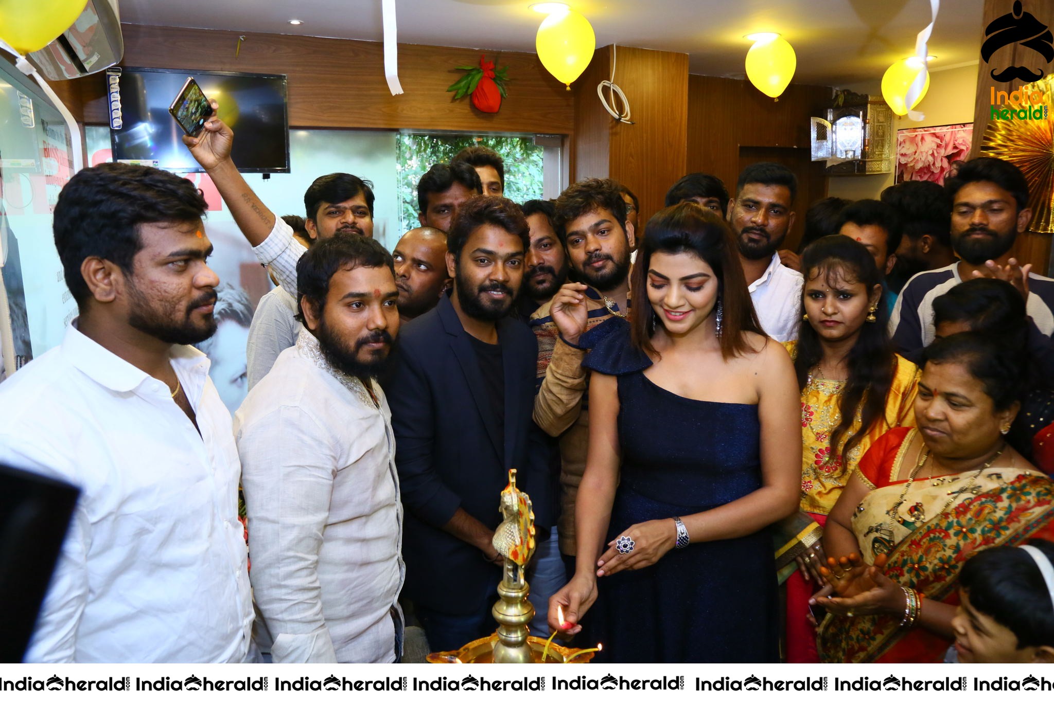Boss Hair and Beauty Salon Launched At FilmNagar by Actress Lahari Set 2