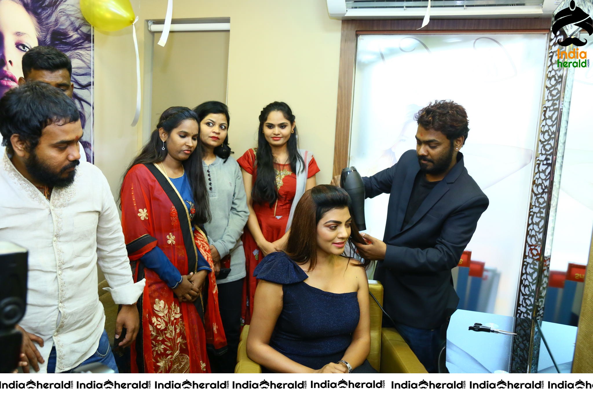 Boss Hair and Beauty Salon Launched At FilmNagar by Actress Lahari Set 2