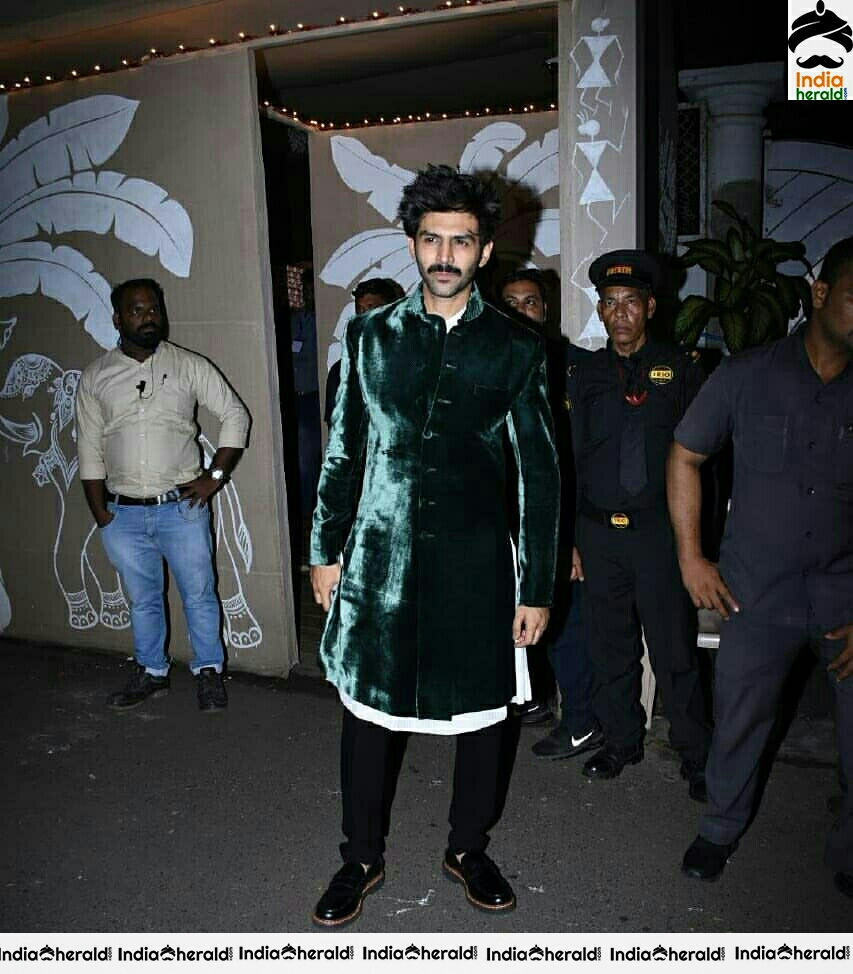 Celebs At Amithbh Bachchan Diwali Party At His Home In Juhu Gallery Set 1