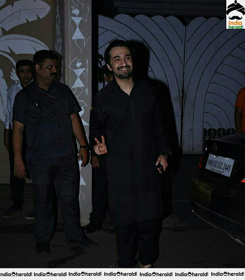 Celebs At Amithbh Bachchan Diwali Party At His Home In Juhu Gallery Set 1