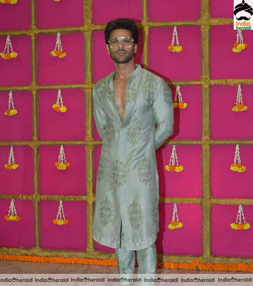 Celebs At Diwali Party Of Krishna Kumar Tanya Kumar And Guru Randhawa Stills