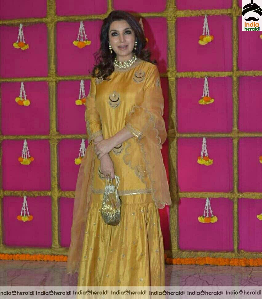 Celebs At Diwali Party Of Krishna Kumar Tanya Kumar And Guru Randhawa Stills