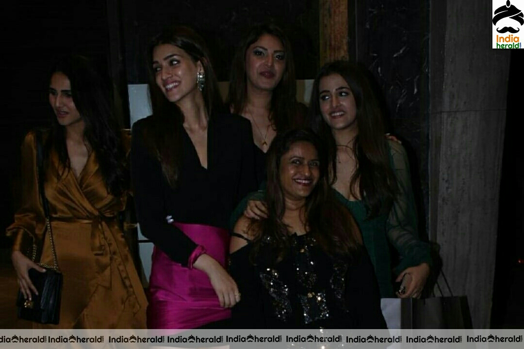 Celebs at Rohini Iyer Party At Her House In Khar set 1
