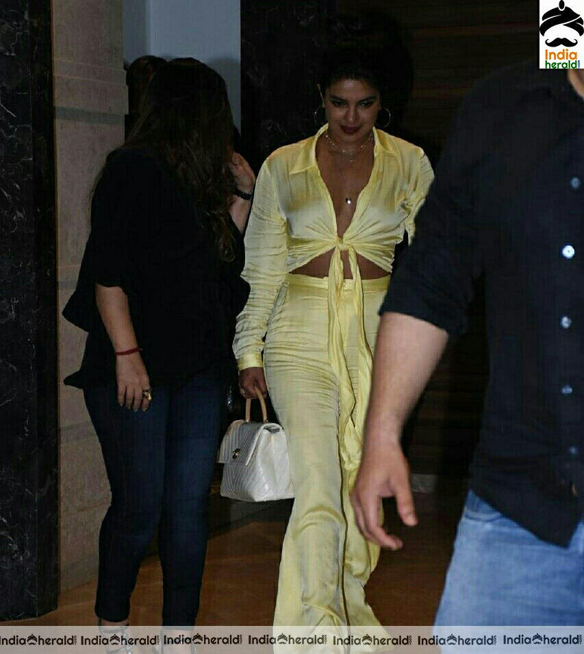 Celebs at Rohini Iyer Party At Her House In Khar set 3