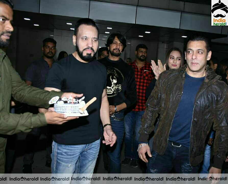Celebs At Salman khan birthday party at Bandra set 2