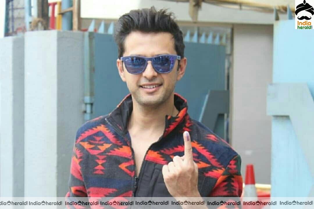 Celebs Ink Their Vote for Maharashtra Elections Set 1