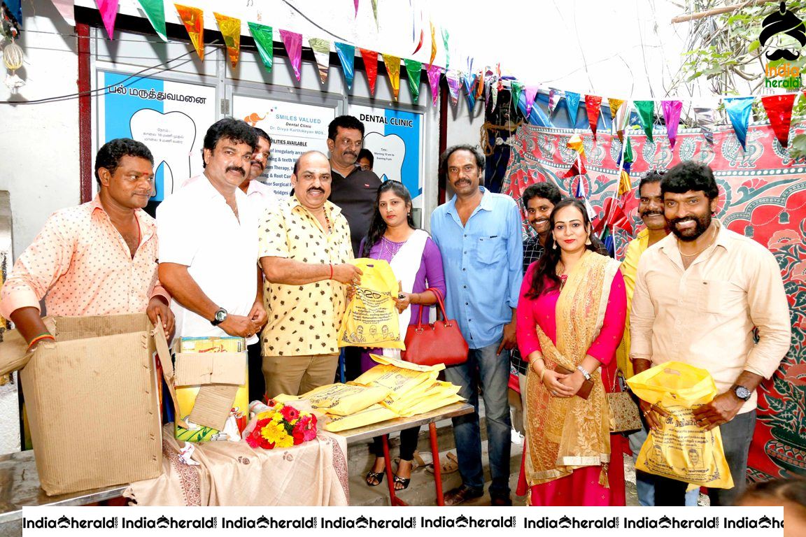 ChinnaThirai Actors distribute Free Dresses to the Poor and Needy