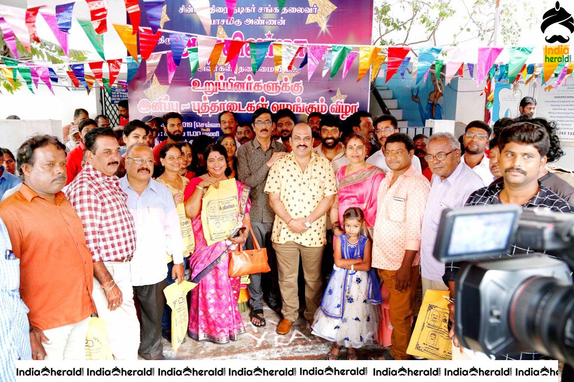 ChinnaThirai Actors distribute Free Dresses to the Poor and Needy