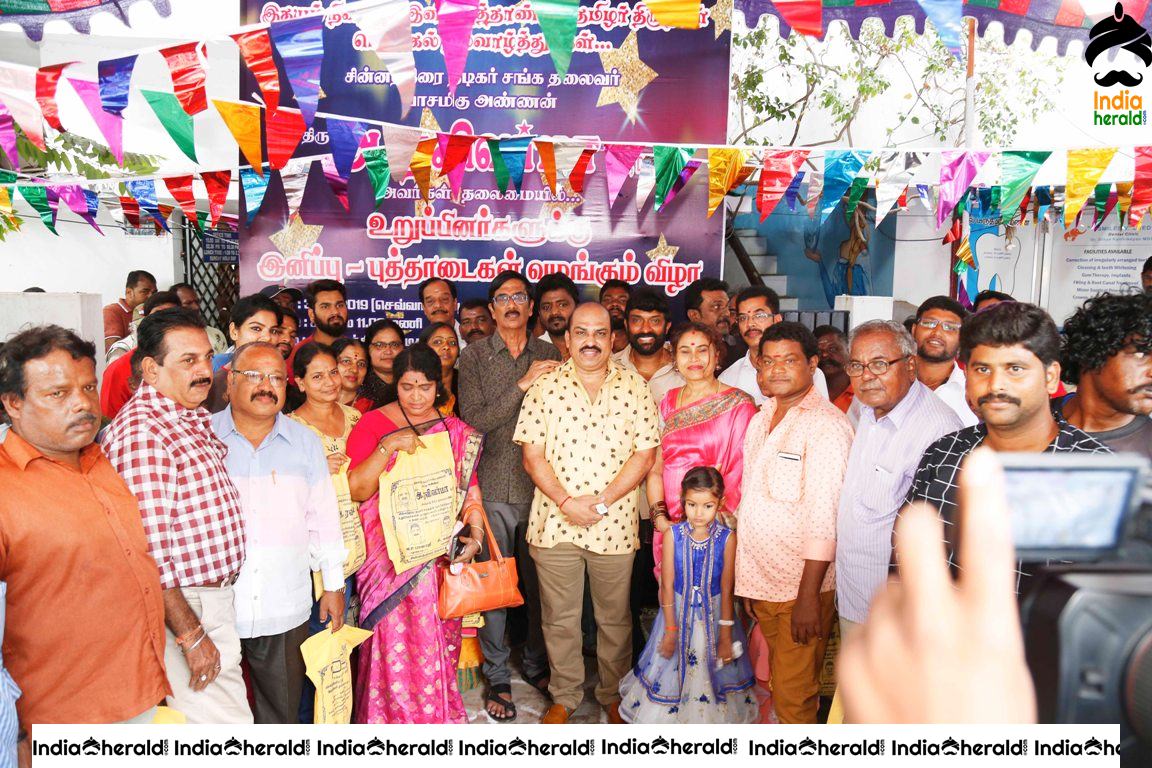 ChinnaThirai Actors distribute Free Dresses to the Poor and Needy