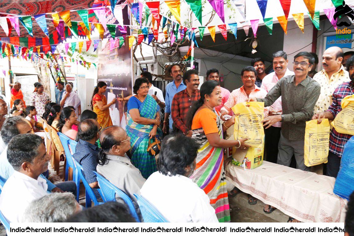 ChinnaThirai Actors distribute Free Dresses to the Poor and Needy