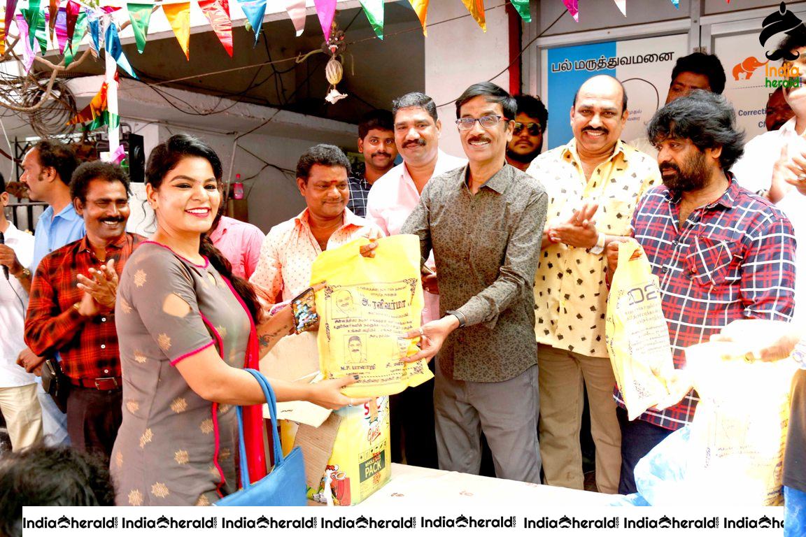ChinnaThirai Actors distribute Free Dresses to the Poor and Needy