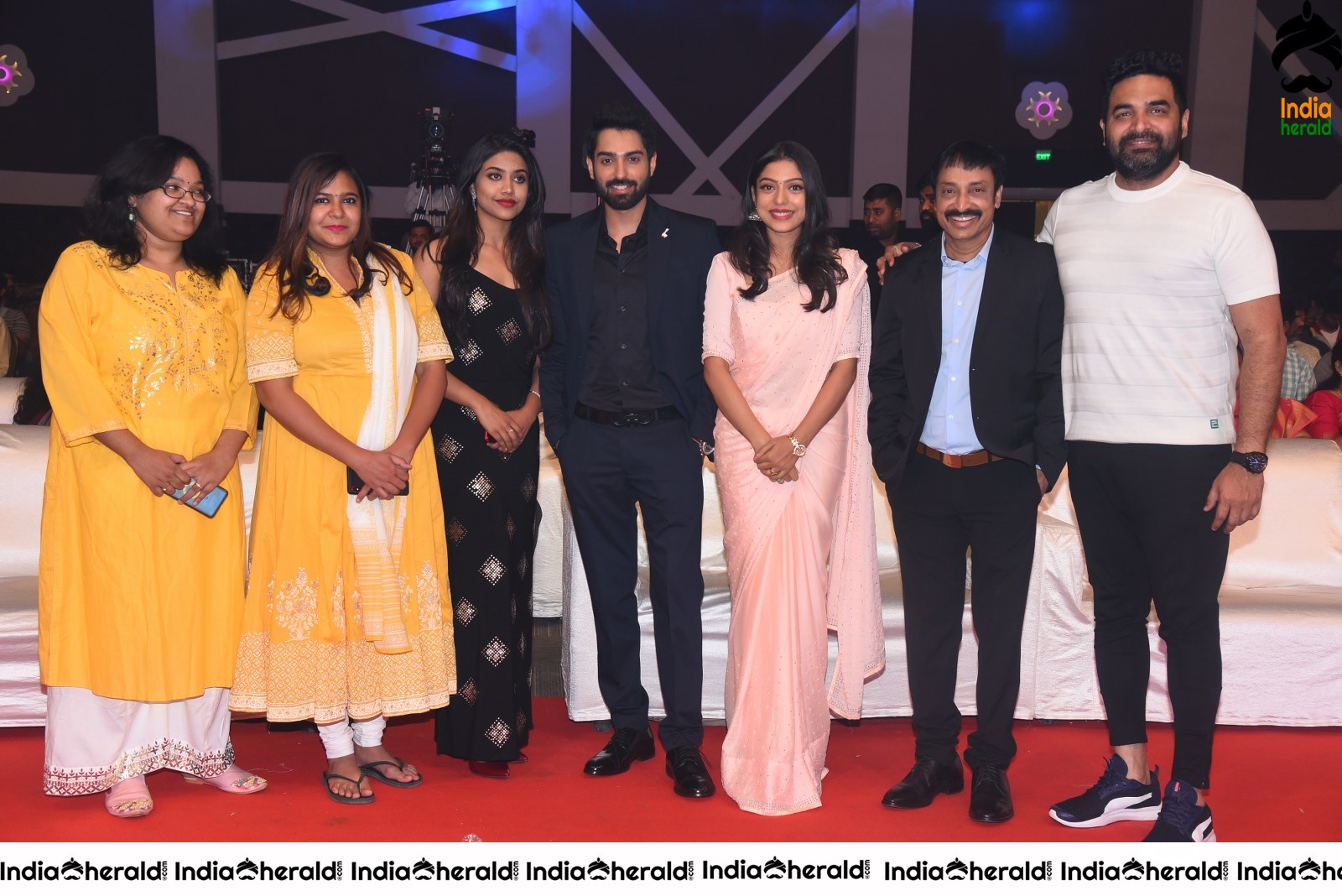Choosi Choodangaane Movie Event Set 1