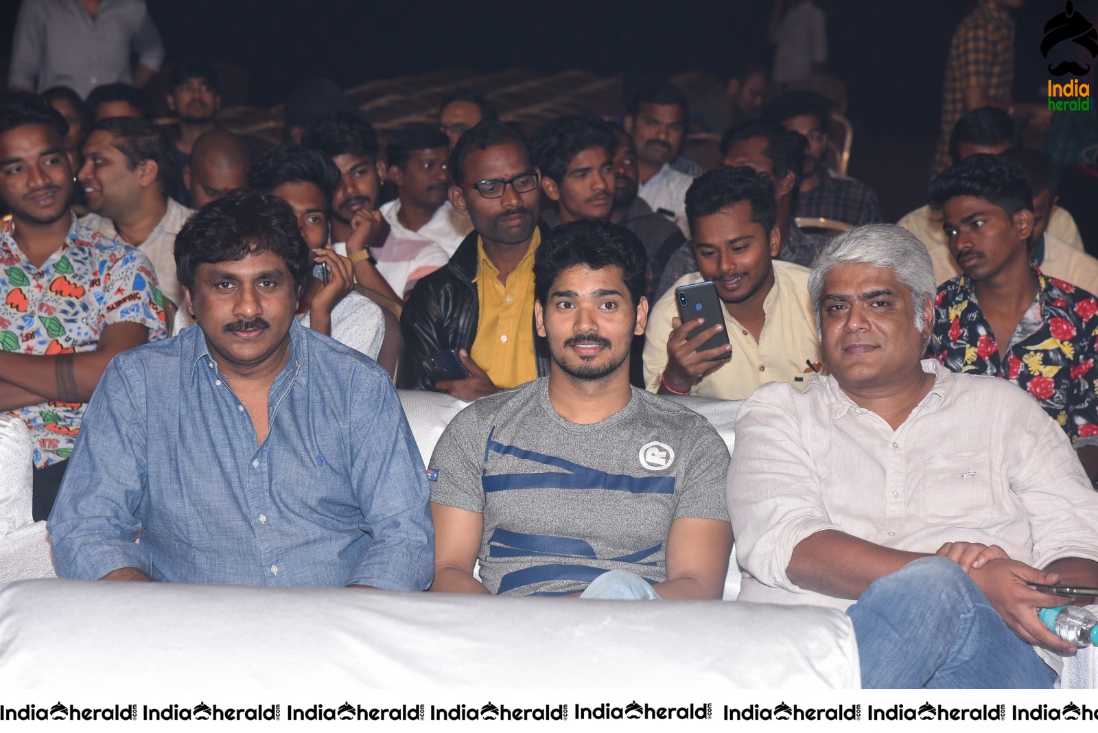 Choosi Choodangaane Movie Event Set 1