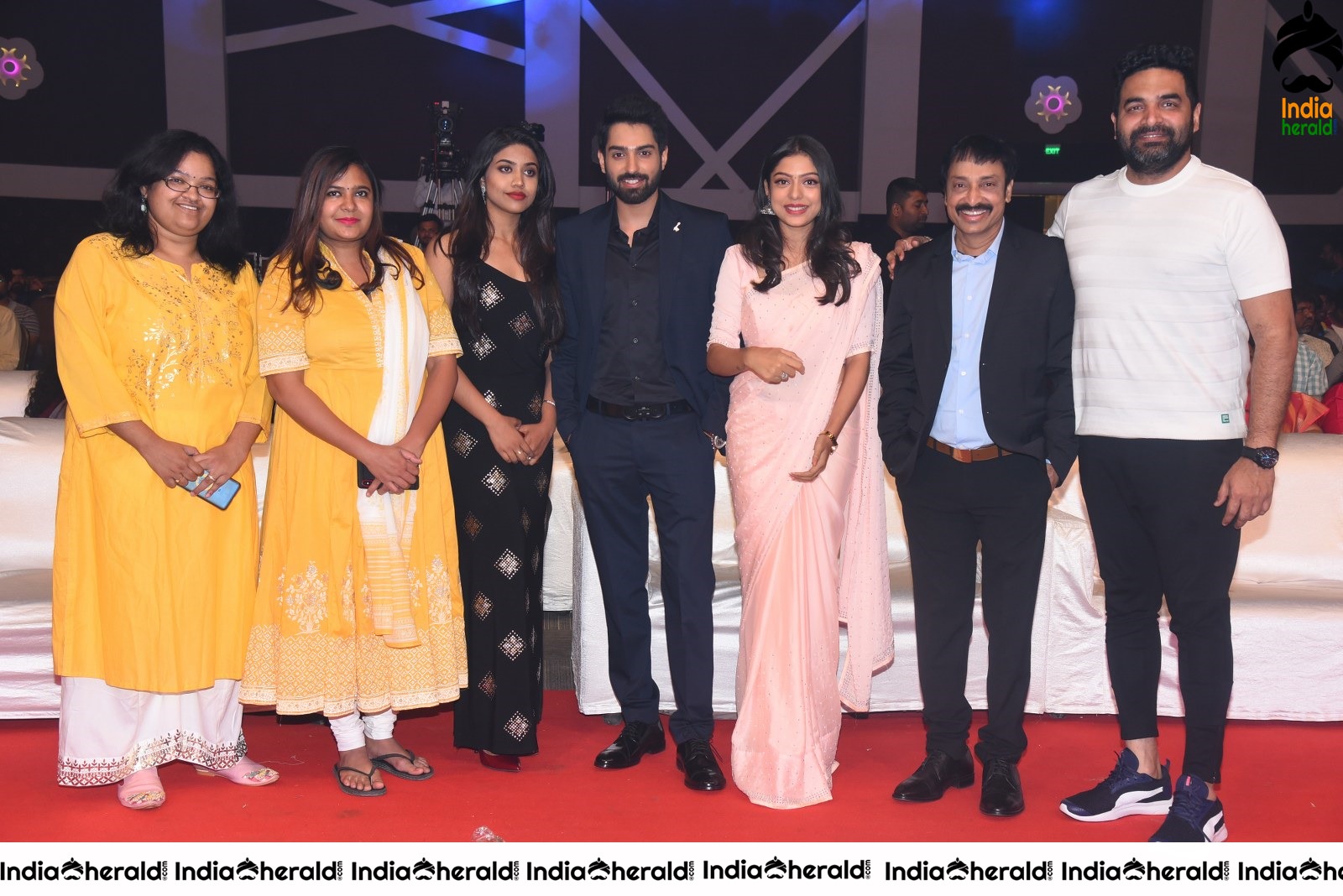 Choosi Choodangaane Movie Event Set 1