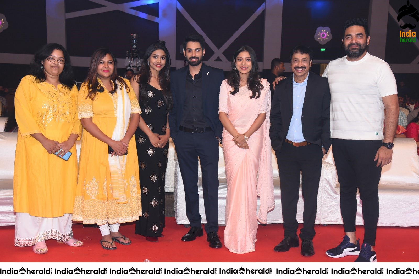 Choosi Choodangaane Movie Event Set 1