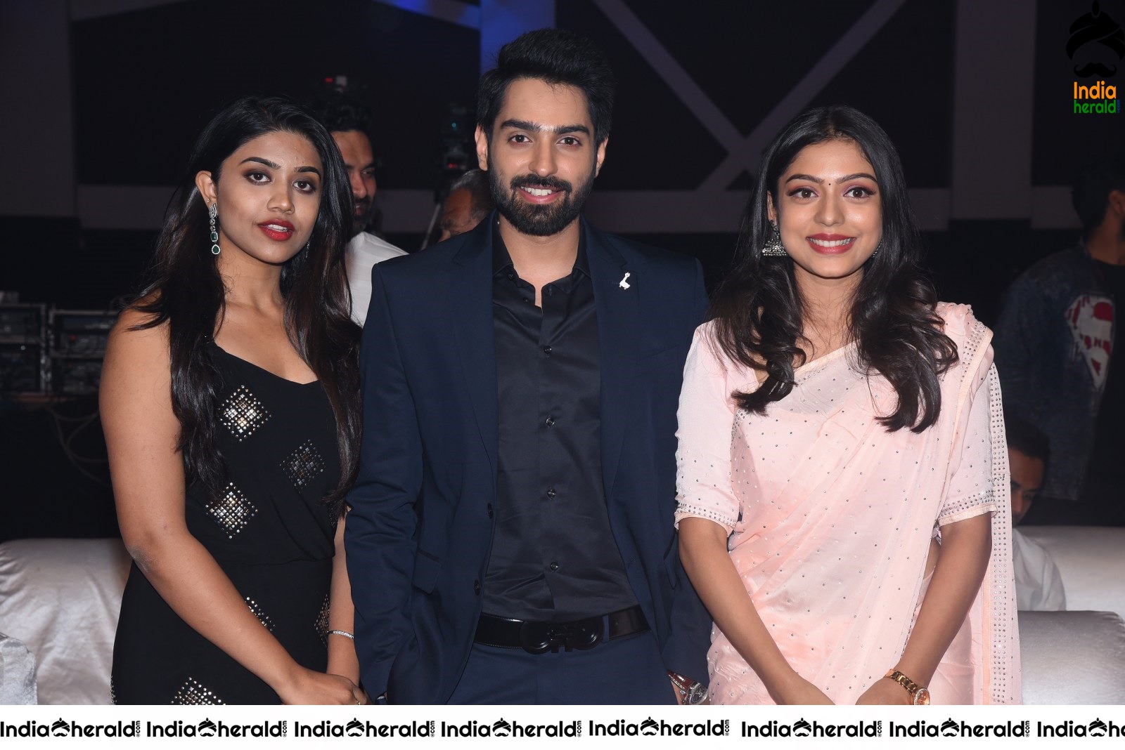 Choosi Choodangaane Movie Event Set 1