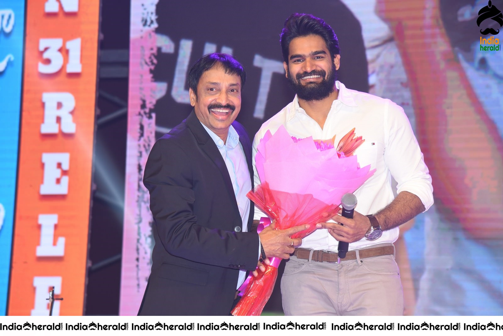 Choosi Choodangaane Movie Event Set 3